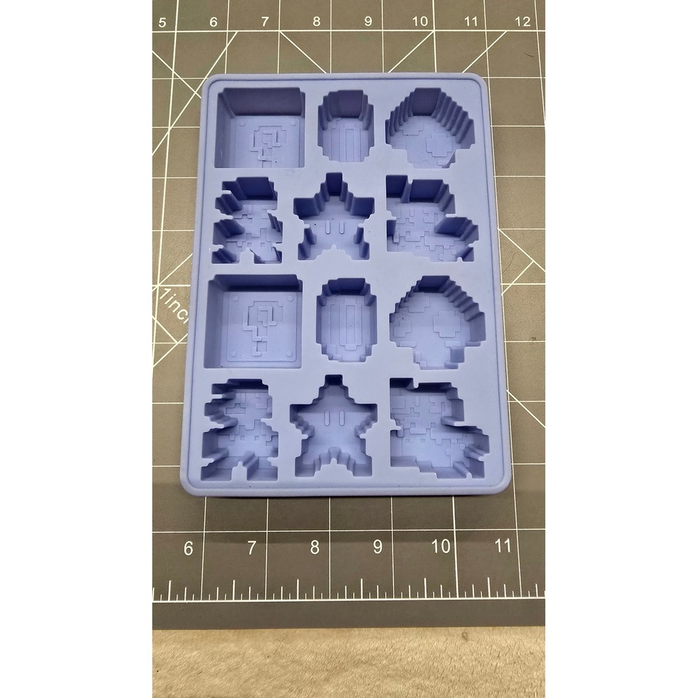 Nintendo Super Mario Bros 8-Bit Pixel Silicone Ice Cube Tray Candy Mold Purple